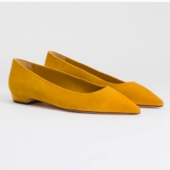 Good American The Statement Flat in Mustard Yellow Suede 5½ - Picture 4 of 13
